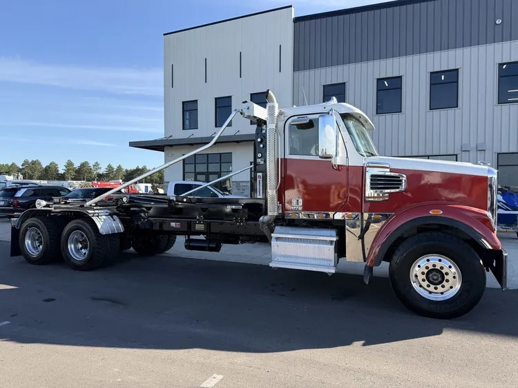 Used 2023 FREIGHTLINER 122SD SWAPLOADER HOOKLIFT Hooklifts & Roll-Offs Minnesota US | Carco Truck & Equipment #1513868