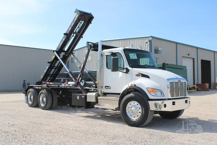 New | in-Stock 2027 PETERBILT 548 Rolloff Trucks Texas US | Roll Off Truck World #1492019
