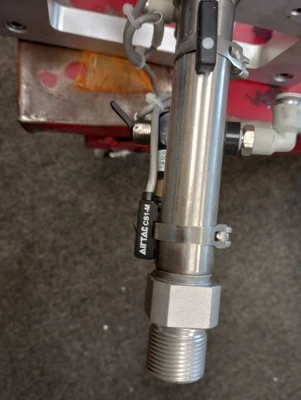 CUSTOM LABELING TOOL  WITH SENSOR & CYCLINDER