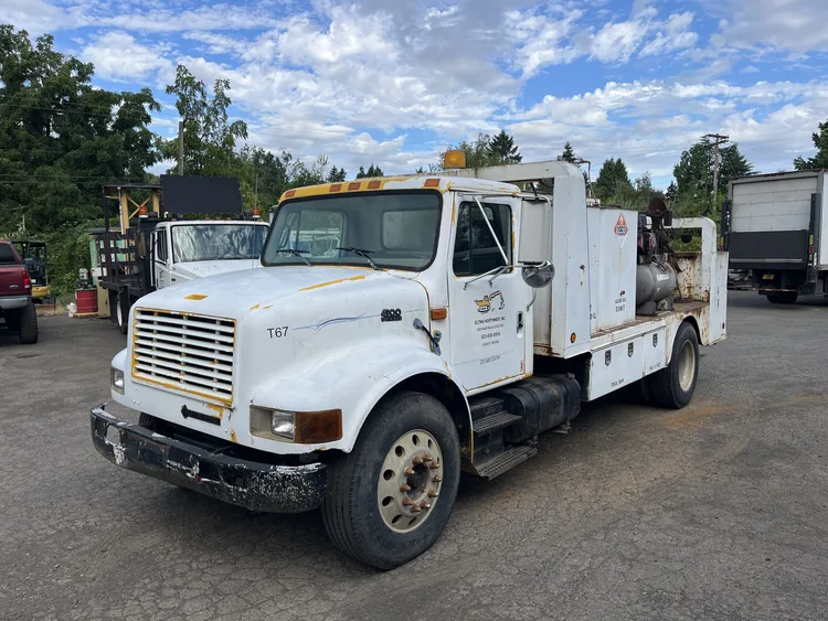 Used 2000 _UNKNOWN_ _UNKNOWN_ Fuel & Lube Trucks Oregon US | KNM Equipment Sales & Service #1363620
