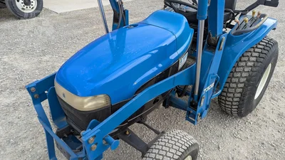 USED 1999 NEW HOLLAND TC33D