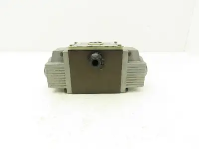 Nachi SS-G03-C7Y-R-C2-J9322A Hydraulic Directional Control Solenoid Valve 200VAC