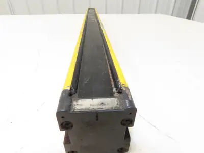 Allen Bradley 440L-R4D0750-N Guardmaster Safety Light Curtain Receiver P0C-30