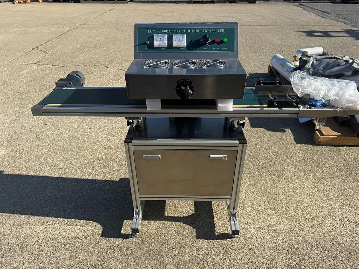 USED 2022 LGYF 2000BX