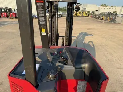 Used 2018 RAYMOND 425C35TT 3-Wheel Stand up Electric Counterbalance Forklifts Illinois US | Somerset Equipment Sales #1546205