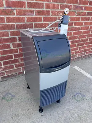 USED SCOTSMAN UF1415A-1A UNDERCOUNTER AIR-COOLED FLAKE ICE MAKER W/ BIN