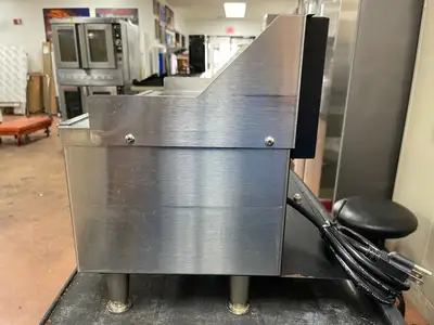 Used Curtis Used Curtis GEM5IFIT015 Gemini Twin Intellifresh Warmer Stand 120V Coffee Equipment Illinois US | Falcon Restaurant Supply #1376116