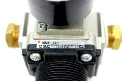SMC AR25-03H Pneumatic Regulator, 3/8" w/ G36-10-01 Pressure Gauge