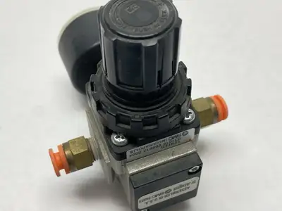 USED SMC PRESSURE REGULATOR W/ GAUGE