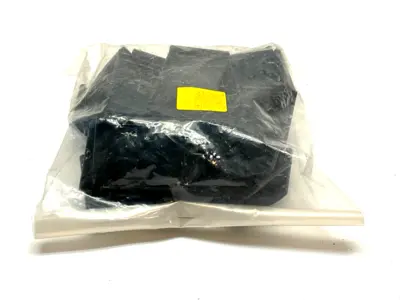 New | in-Stock BOSCH REXROTH GUSSET COVER CAP Miscellaneous MRO | Maverick Industrial Sales #1122446