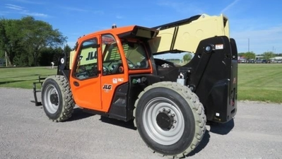 USED 2024 JLG 943