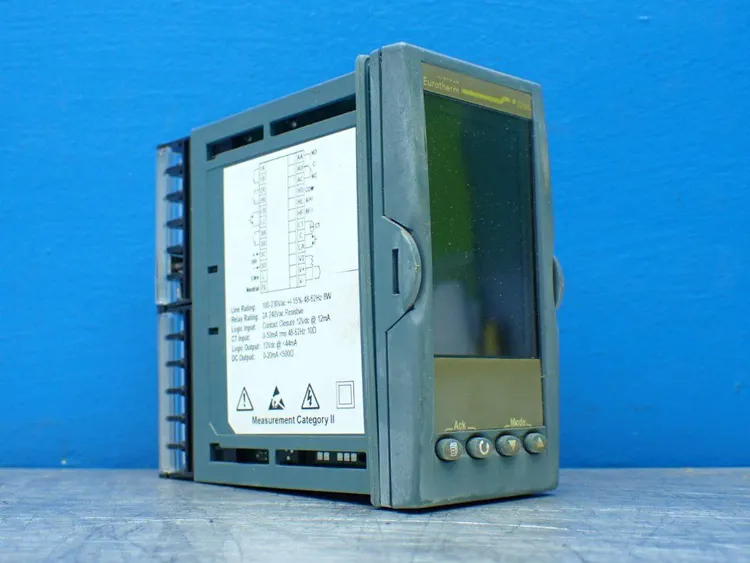 Used EUROTHERM 3208/CC/VH/RRX/R/4CL/G/ENG Temperature Controls Ohio US | HGR 24 #802954