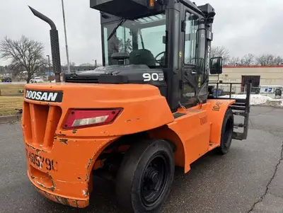USED 2016 DOOSAN D90S-7