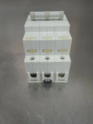 Cutler Hammer SPHM3RM0010 Circuit Breaker 4G