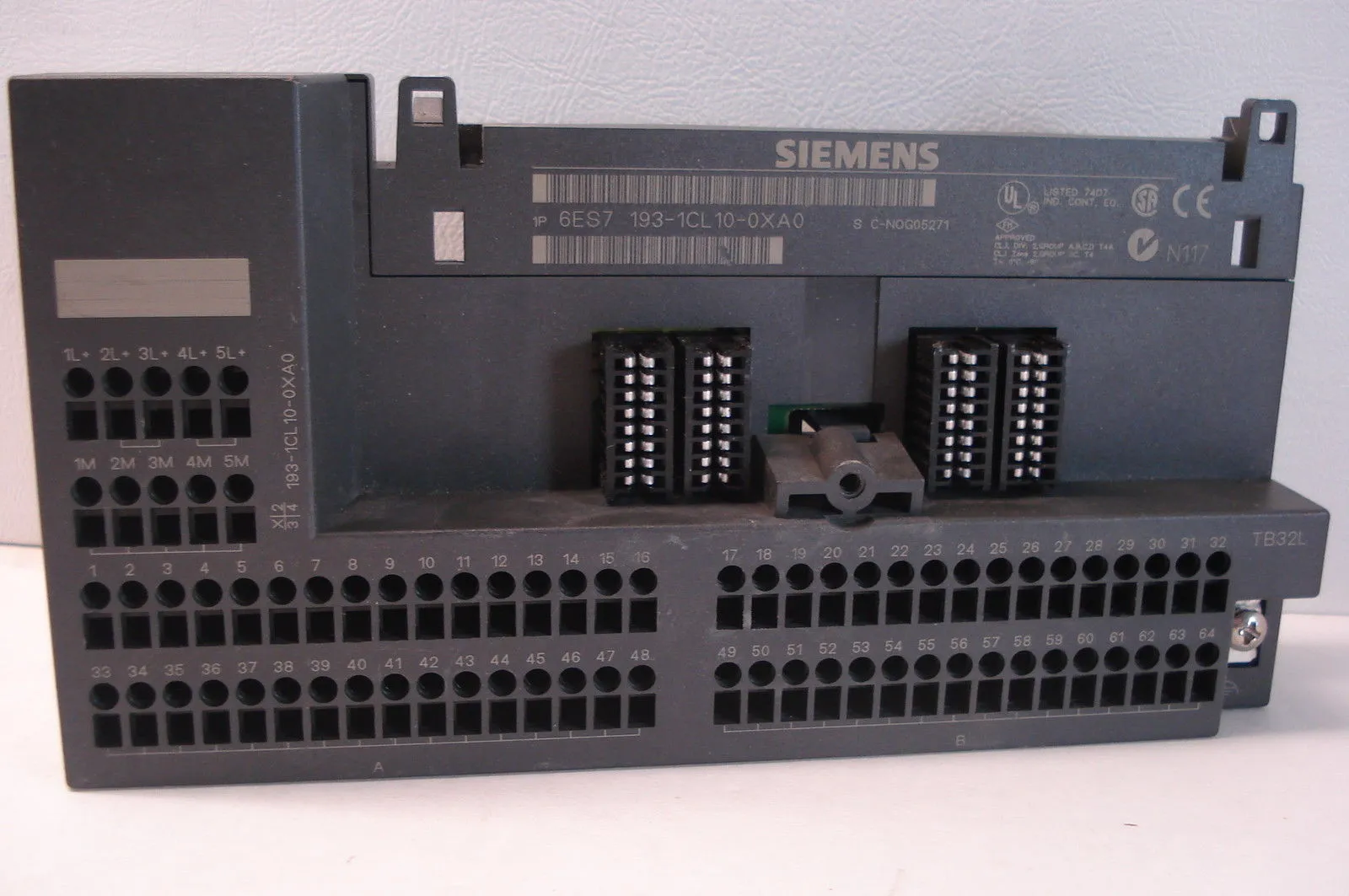 USED SIEMENS 6ES7 193-1CL10-0XA0 32 CHANNEL TERMINAL BLOCK