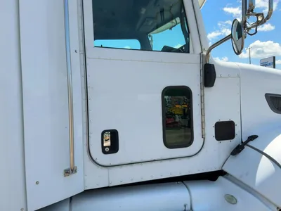 USED 2011 PETERBILT 386