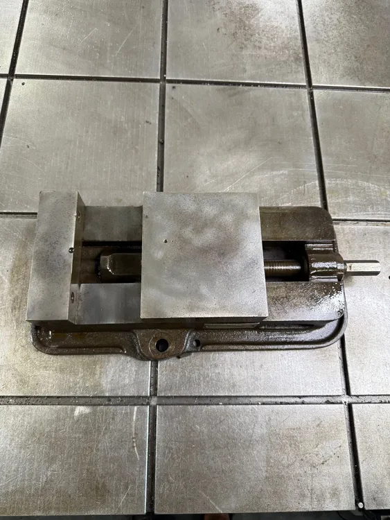 Used KURT D60 Vises Florida US | GMT 7 #170427