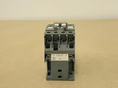 USED SCHNEIDER ELECTRIC LC1N1201B5