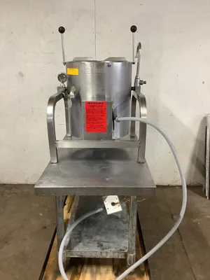 152-0434 Lolo SK-32E 8 Gallon Jacketed Tilting Kettle