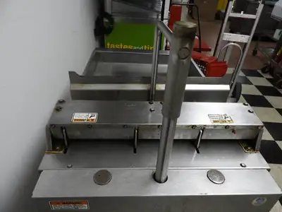 Used Hobart Used Hobart HF85C Commercial Full Pot Deep fryer with Auto Lift 220 volt 3 phase Cookers / Coolers / Fryers Illinois US | Falcon Restaurant Supply #1376494