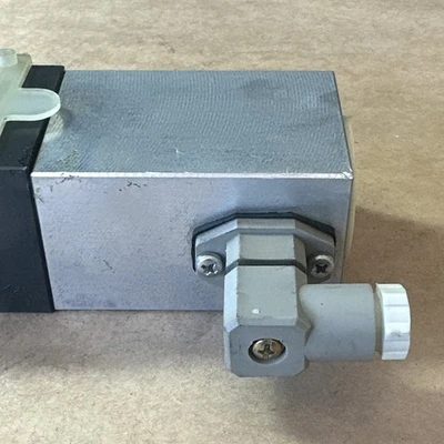 NEW Vickers 479966