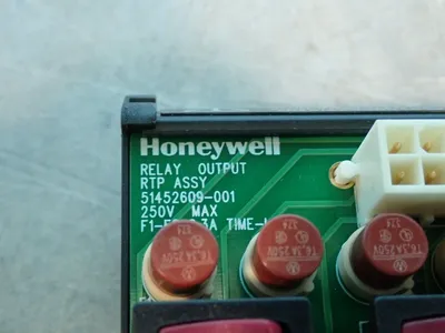 New | in-Stock HONEYWELL 900RTRH001 PLC Input & Output Ohio US | HGR 24 #803563