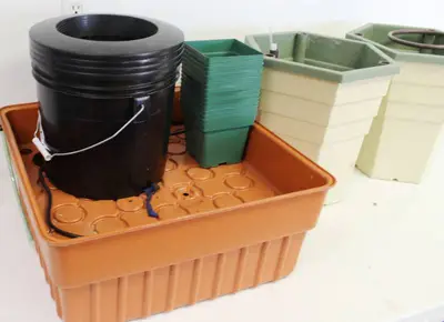 Hydroponics Growing Systems Lot With 2 Air Pumps & Pots (see pictures)