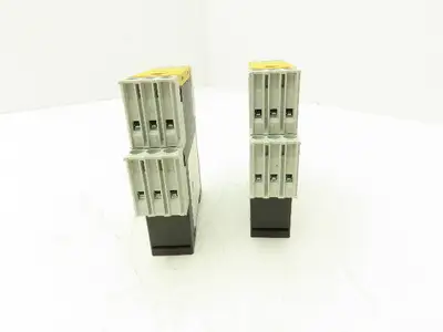 Siemens 3RK1205-0BE00-0AA2 Digital Safety Relay Input Outpu Module Lot of 2