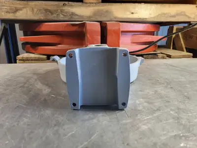 NEW CROUSE-HINDS TWM2