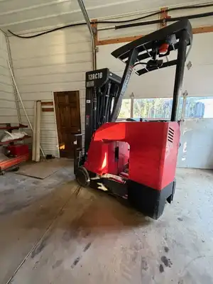 Used RAYMOND 4250-C35QM 3-Wheel Stand up Electric Counterbalance Forklifts Kentucky US | Trustworthy Equipment #1403630