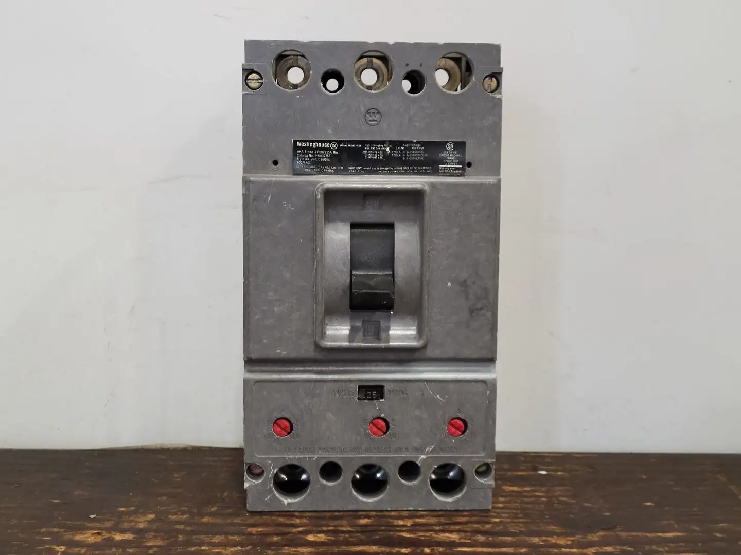 Used WESTINGHOUSE HKA3225F Switchgears British Columbia CA | Lenmark #242383