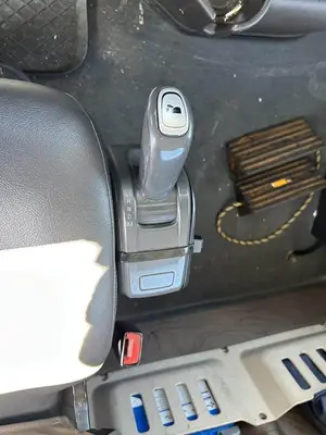 USED 2015 VOLVO VNM64T200