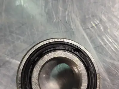 NEW SKF 6205-RS1