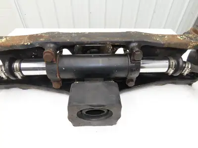 Hyster E60Z-33 Electric Forklift Rear Axle Dual Hydraulic Steering Assembly