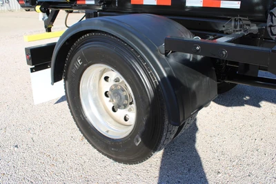 New | in-Stock 2027 MACK MD7 Rolloff Trucks Texas US | Roll Off Truck World #1491925