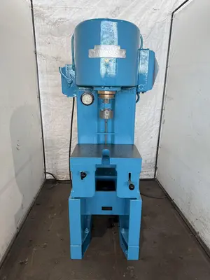 USED DENISON FG8C02