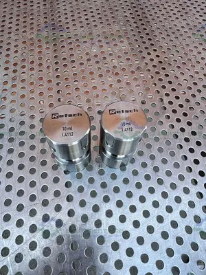 USED RETSCH MM 400 BENCH TOP MILL MIXER W/ 2 10ML MIXER JAR MILLS 100-240V