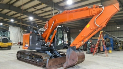 USED 2020 Hitachi ZX135US-6