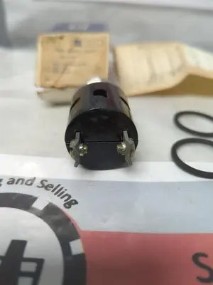 New | in-Stock GE CR103HD1 Tube Sockets Ohio US | Surplus Asset Holdings #1245239