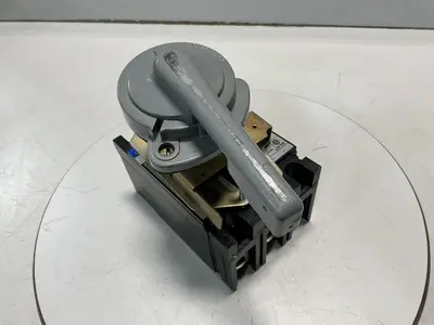 USED CUTLER-HAMMER FS360100A