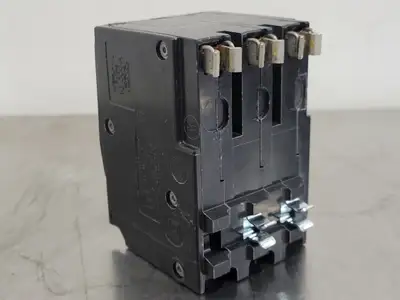USED SQUARE D QO3100