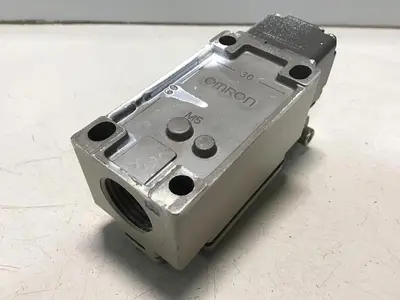 USED OMRON D4B-2115N-R