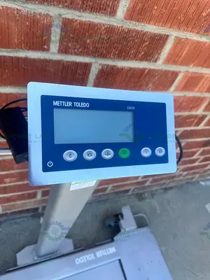 Used METTLER TOLEDO 2888 STAINLESS STEEL SCALE W/ ICS429 READOUT 1000 LBS  30 X 30 Scales California US | Equipment Lab #1388406