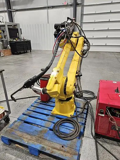 Used 2005 FANUC ARCMATE 120IB/10L Robotic Welding Cells Ohio US | Six Axis Solutions #397890