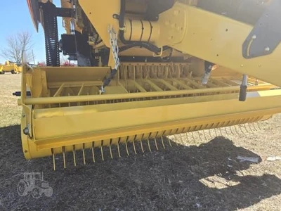 New | in-Stock 2024 NEW HOLLAND ROLL-BELT 450 Square Balers Maine US | Beauregard Equipment #1511368