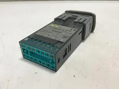 USED CAL CONTROLS CAL 3300