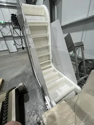 Cleated Modular Belt Incline Conveyor