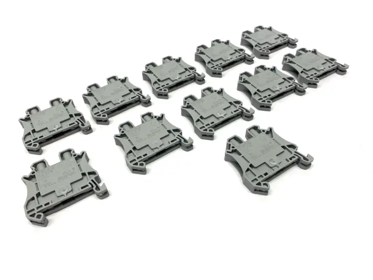 New | in-Stock Phoenix Contact Feed-Through Terminal Block 41A 3044131 LOT OF 11 Terminal Blocks Michigan US | Maverick Industrial Sales #1389162