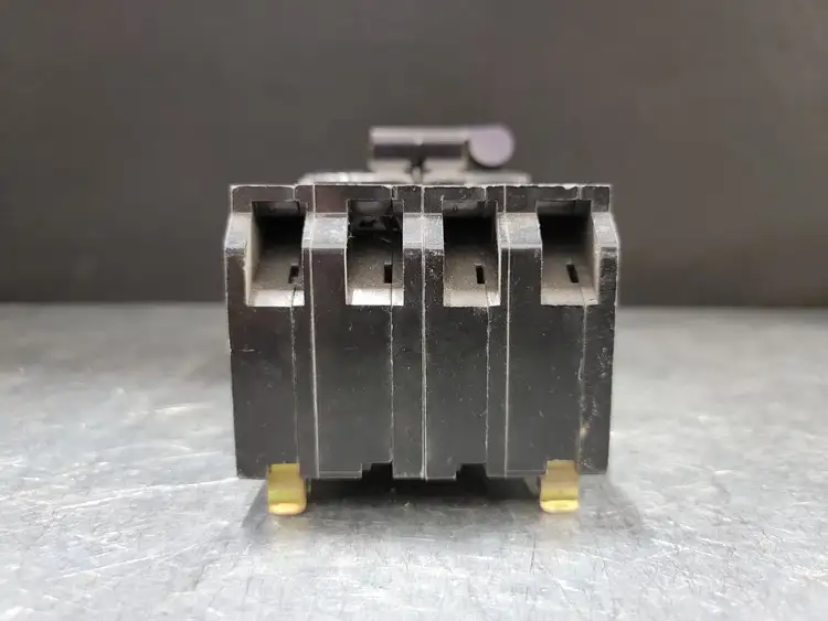 Used SQUARE D Q12150 Switchgears British Columbia CA | Lenmark #243892