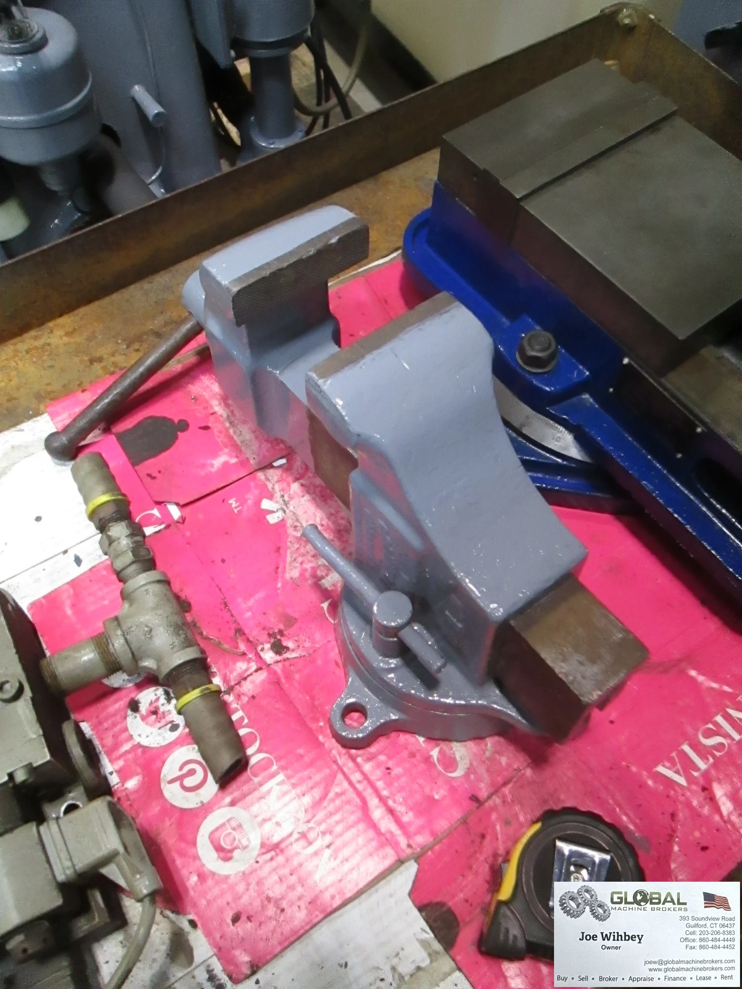 Columbian 3.5" Benchtop Vise, Repainted and Good